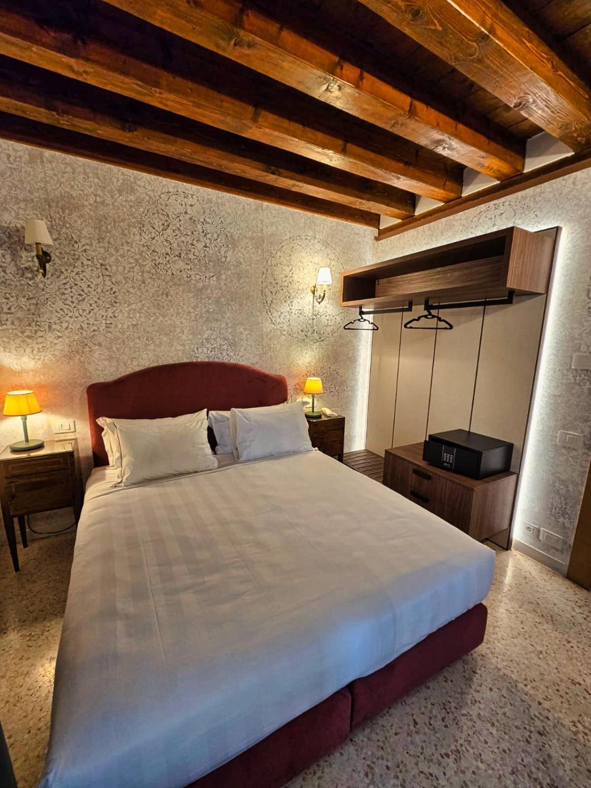 San Simeon Apartments Venesia Bagian luar foto